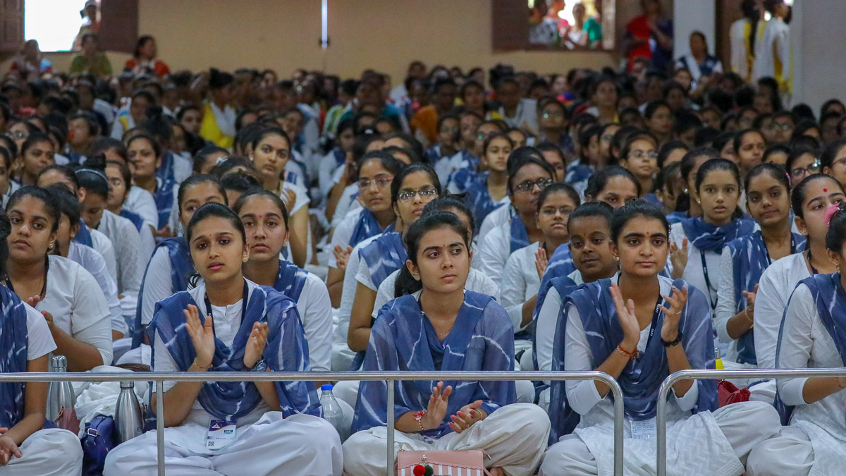 Yuvatis during the arti