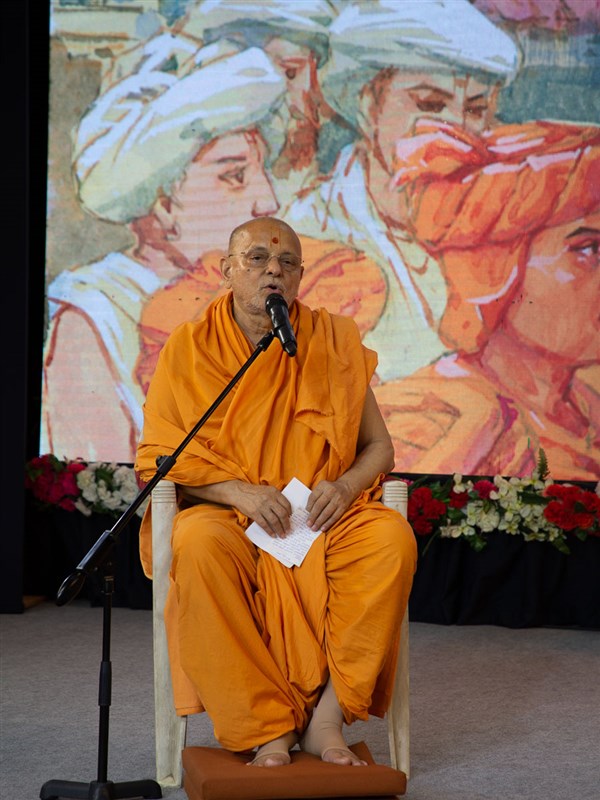 Pujya Ishwarcharan Swami responds to questions