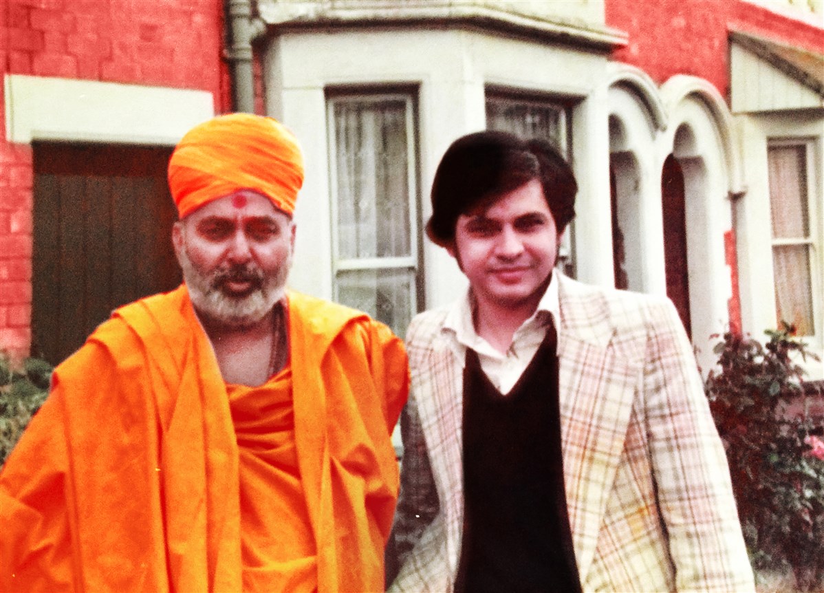 Pramukh Swami Maharaj in Coventry, 1977