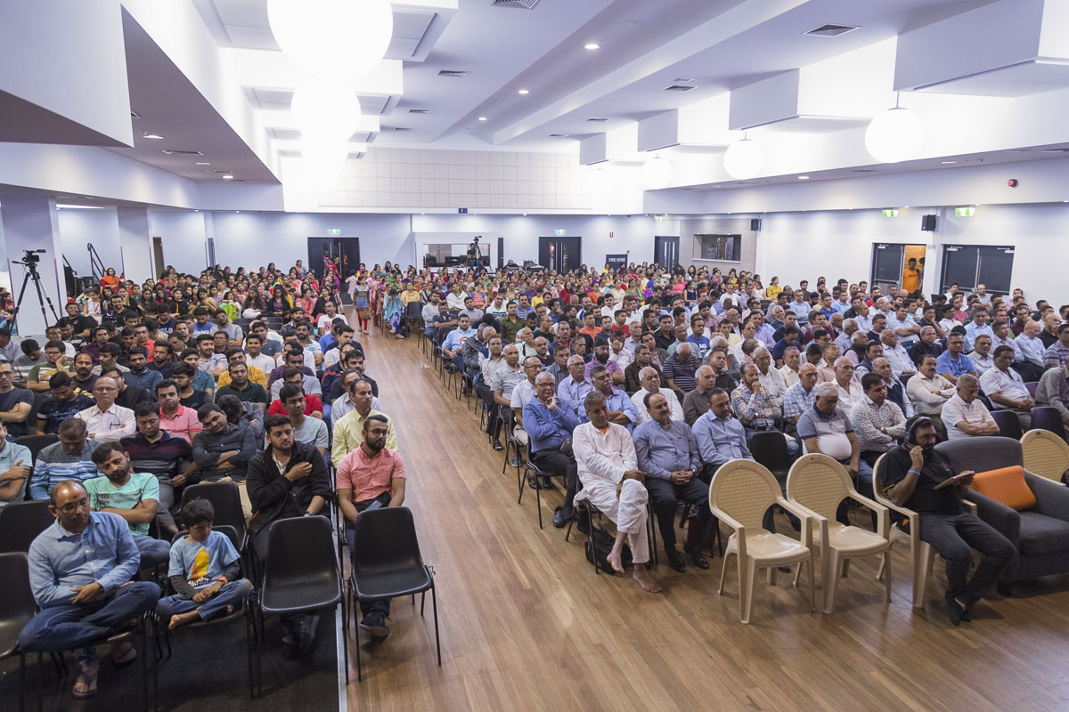 Devotees during the satsang shibir