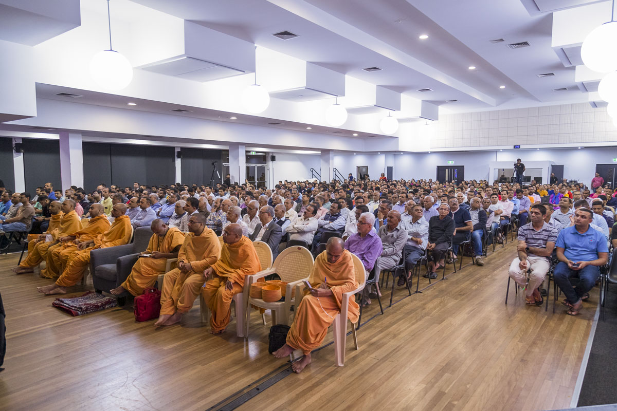 Sadhus and devotees during the satsang shibir