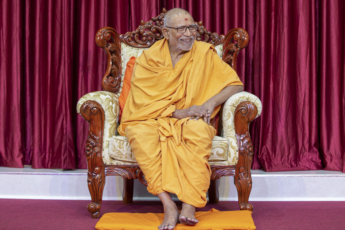 Pujya Kothari Swami during the assembly