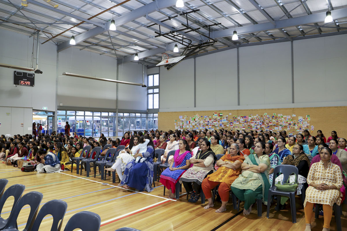 Devotees during the assembly