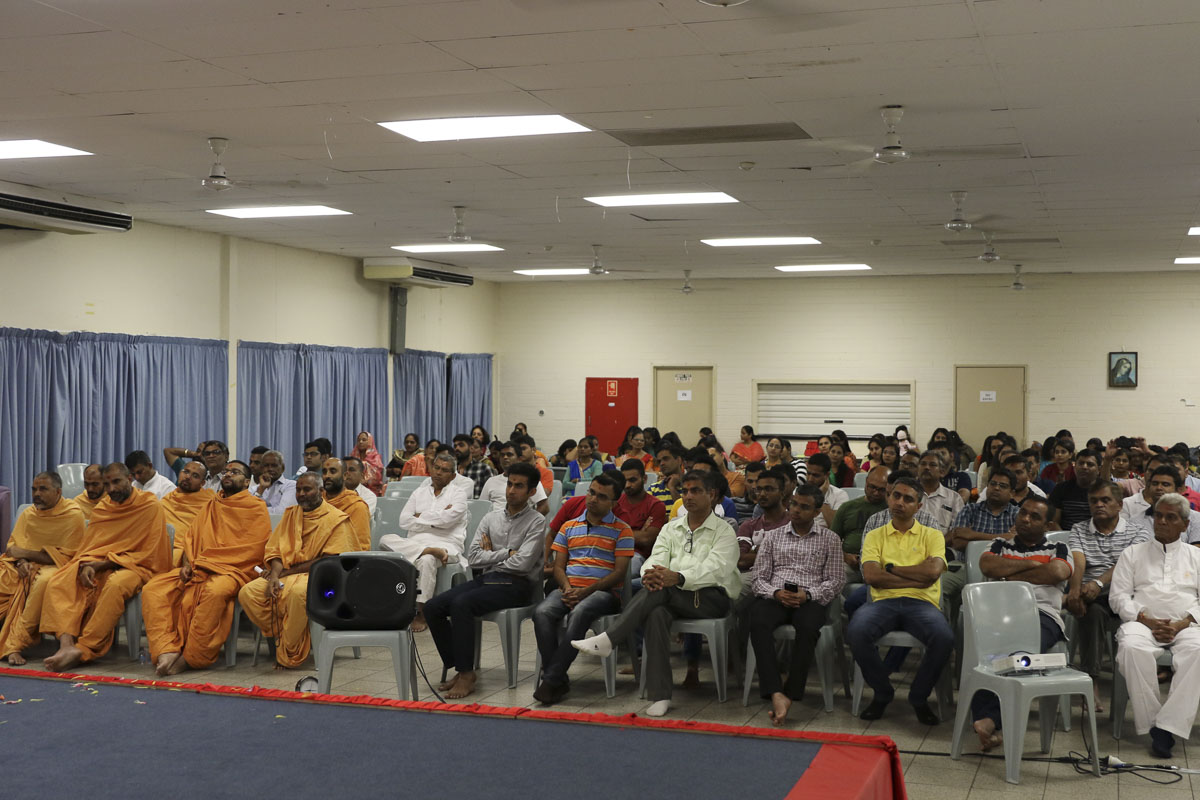 Sadhus and devotees during the assembly