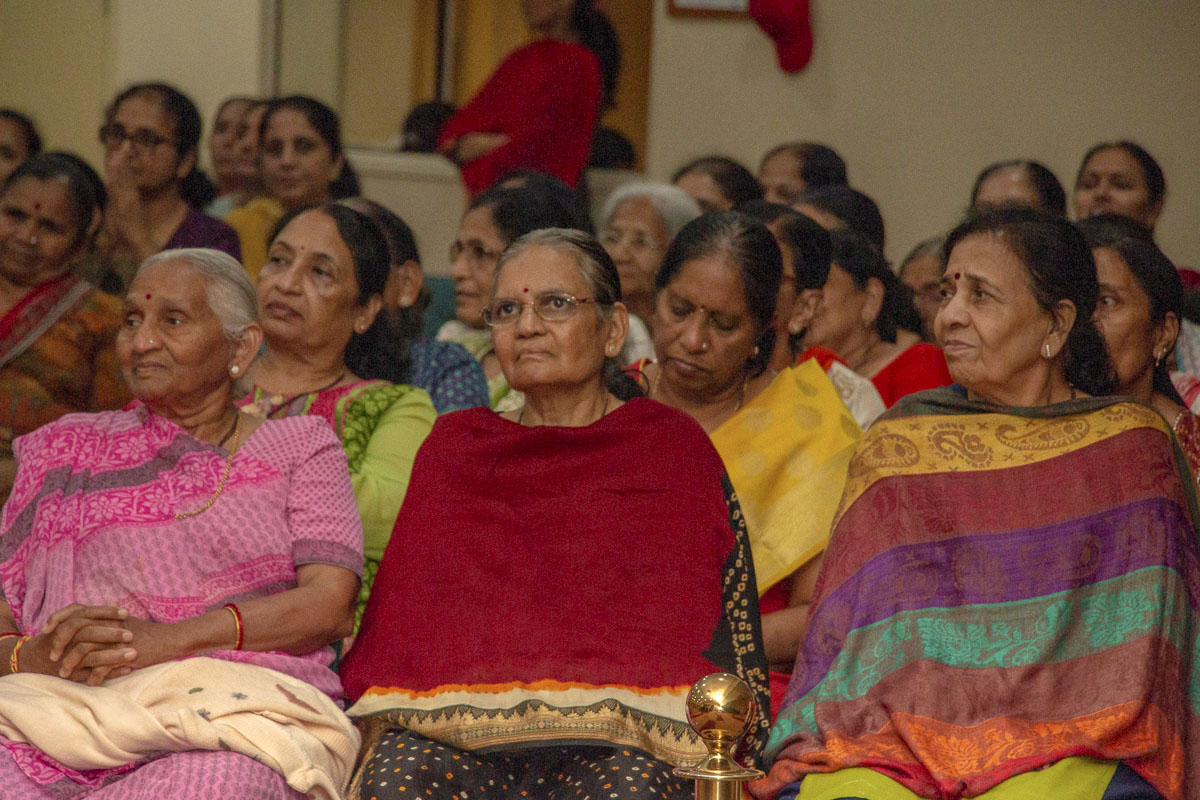 Devotees during the assembly