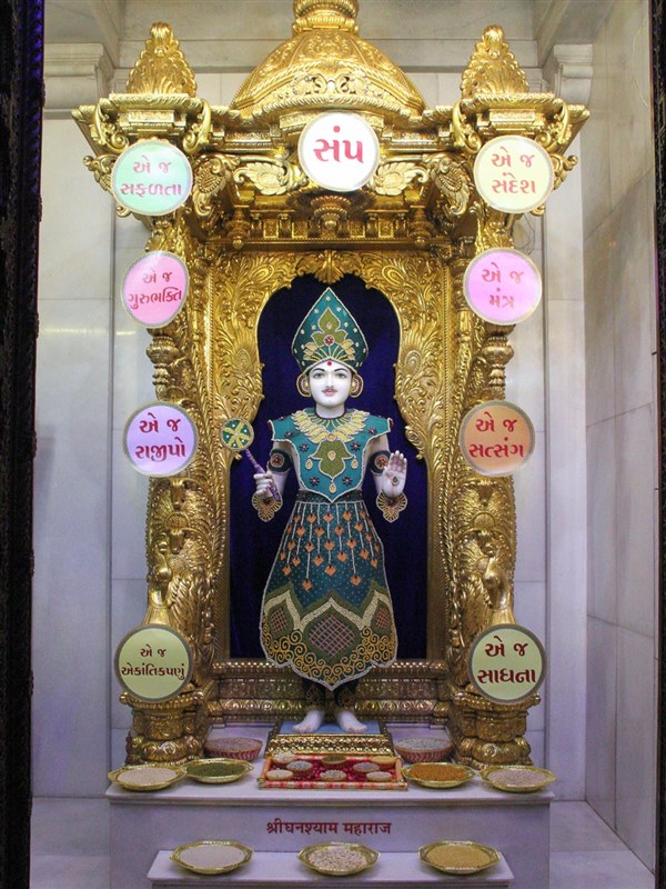 Shri Ghanshyam Maharaj, BAPS Shri Swaminarayan Mandir, Bharuch