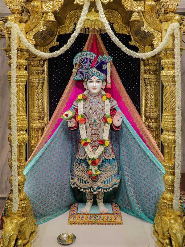 Shri Ghanshyam Maharaj, BAPS Shri Swaminarayan Mandir, Atladra
