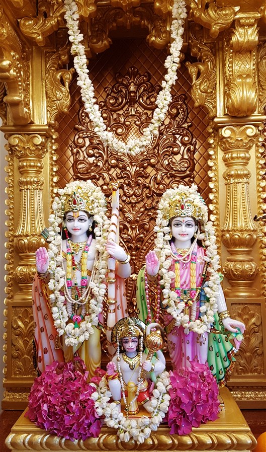 Shri Sita-Rama & Hanumanji