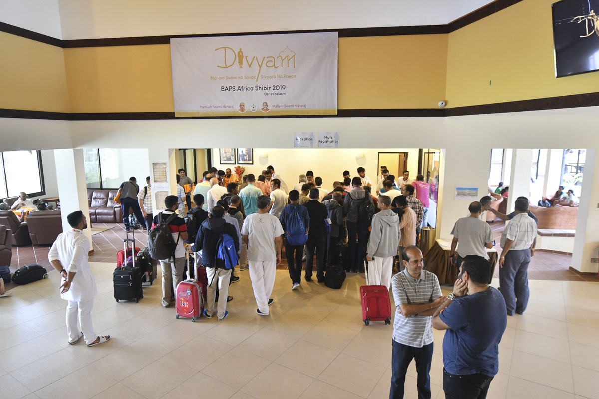Karyakars check in for the Karyakar Shibir