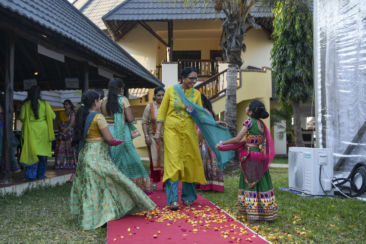 Balikas welcome karyakars