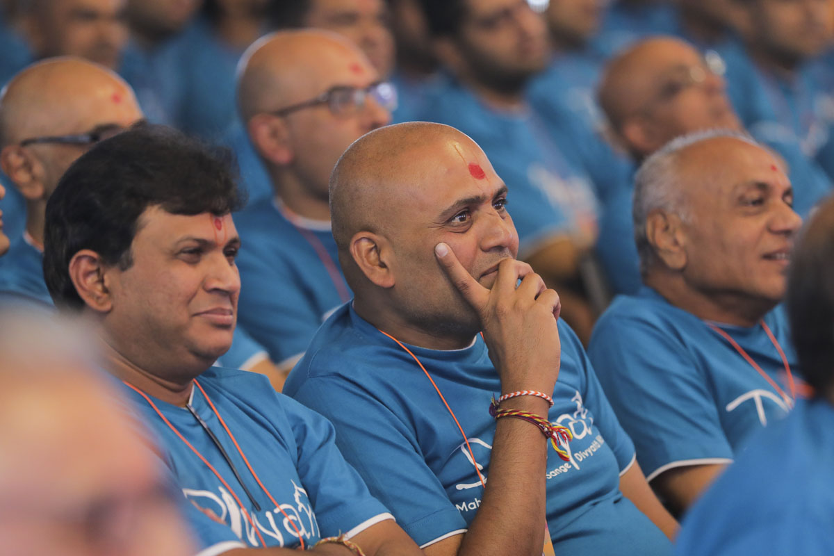 Karyakars during the shibir 