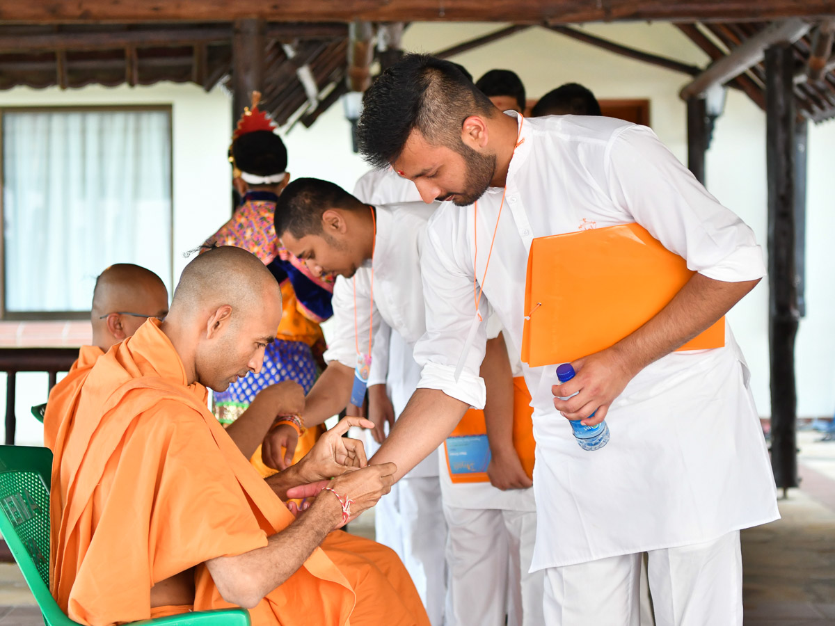 Sadhus tie nadachhadi to kishores