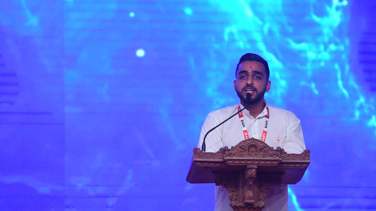 A kishore addresses the shibir