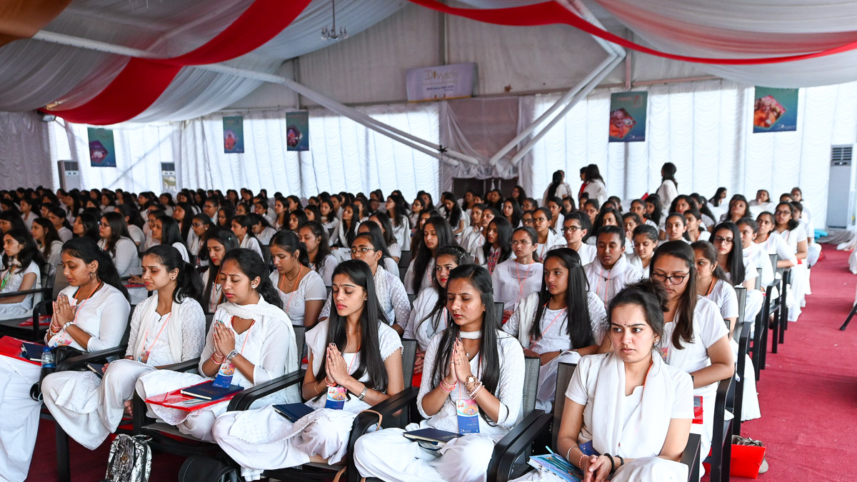 Kishoris during the shibir
