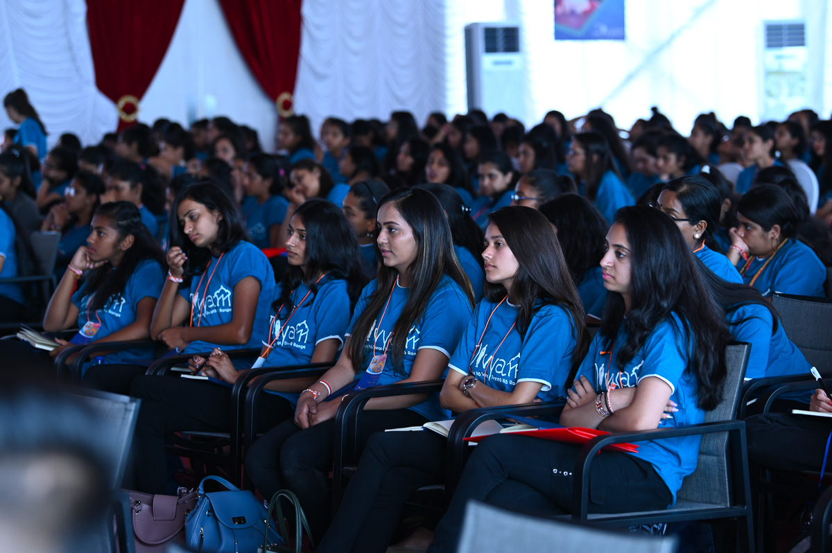 Kishoris during the shibir
