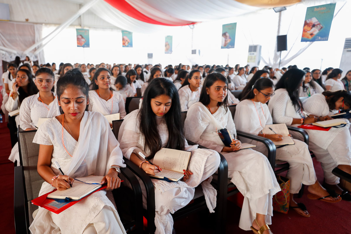 Kishoris during the shibir
