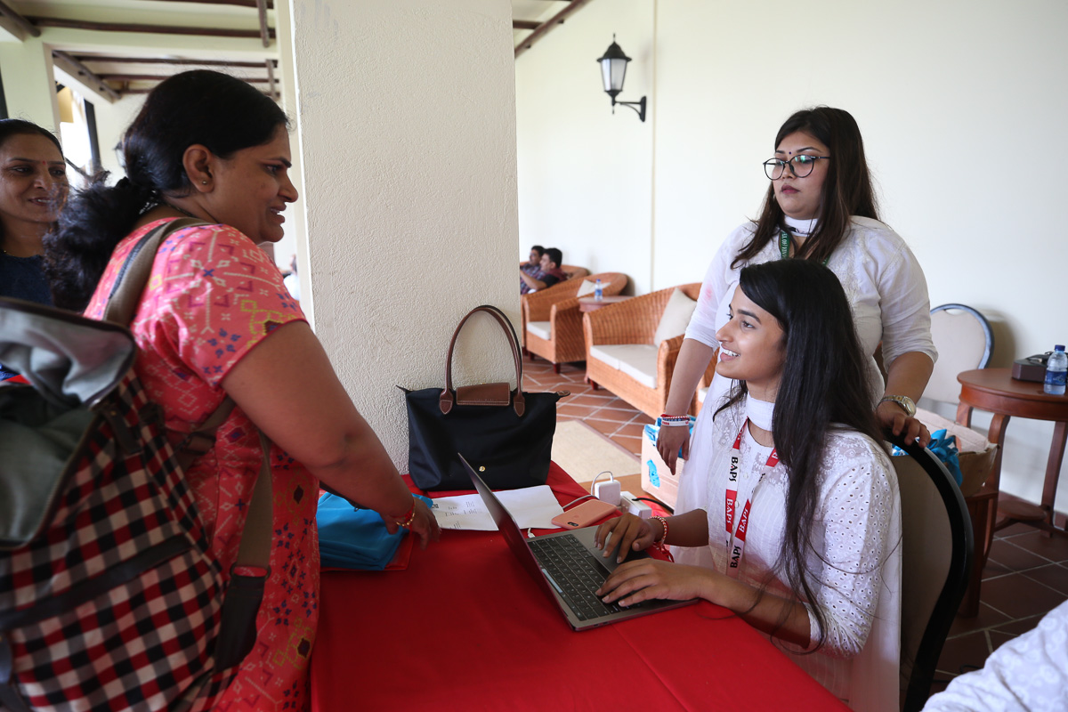 Karyakars check in for the Karyakar Shibir