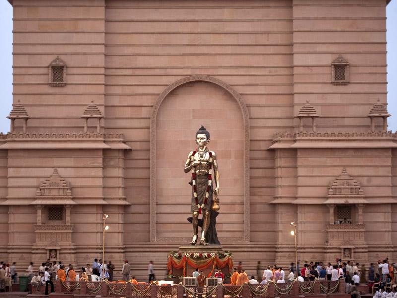  Inauguration of Shri Nilkanth Varni maha-arti