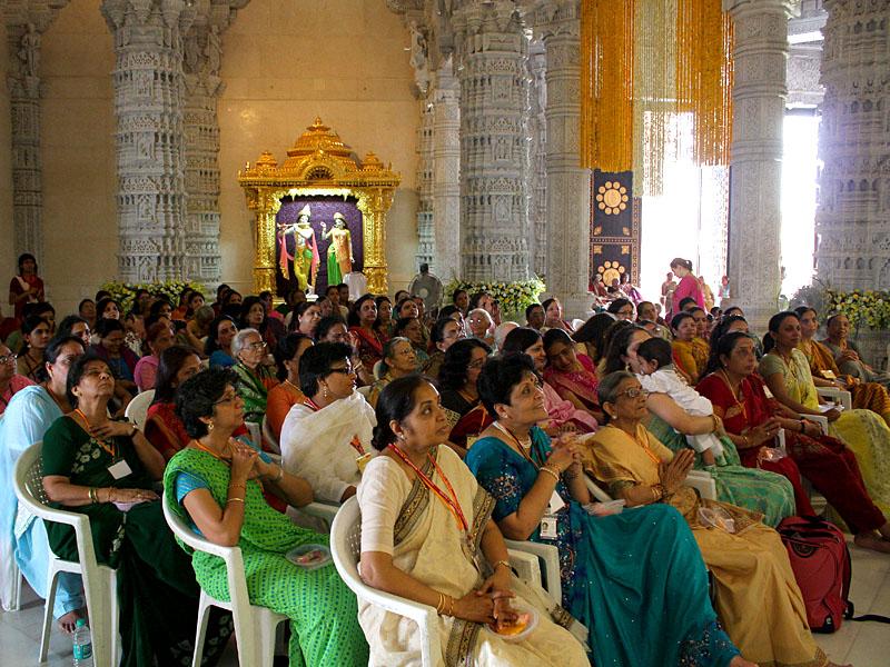  Devotees during the mahapuja rituals
