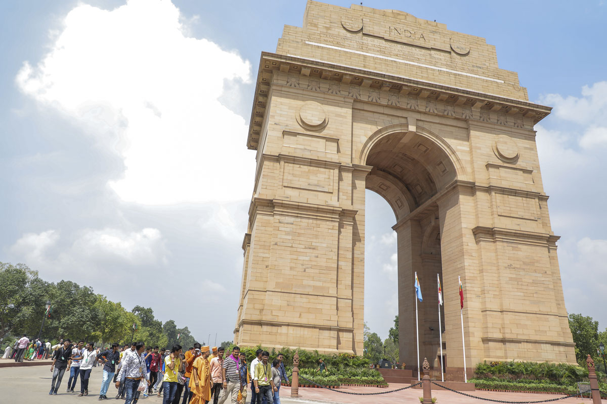 Youths visit India Gate, New Delhi