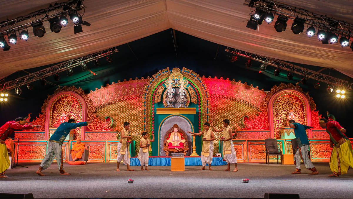 Children perform a traditional dance celebrating HH Mahant Swami Maharaj's 86th birthday celebration 