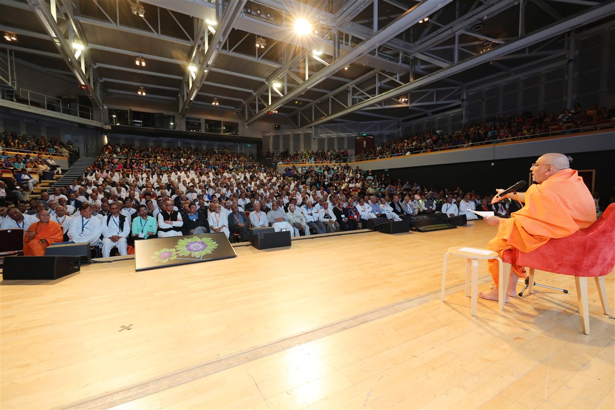 Anandpriya Swami delivers a presentation on “The Ultimate Goal”