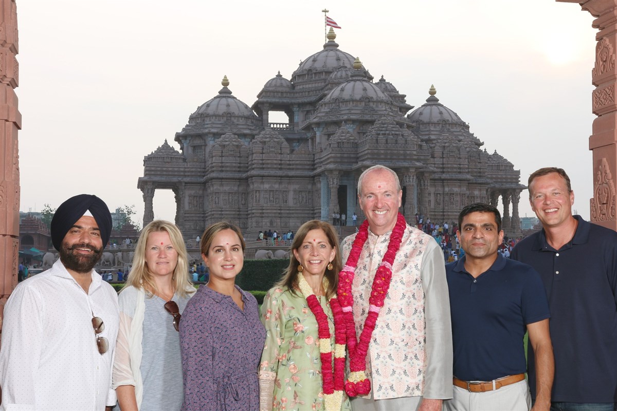 Governor Murphy Phil Murphy and First Lady Tammy Murphy with New Jersey delegation