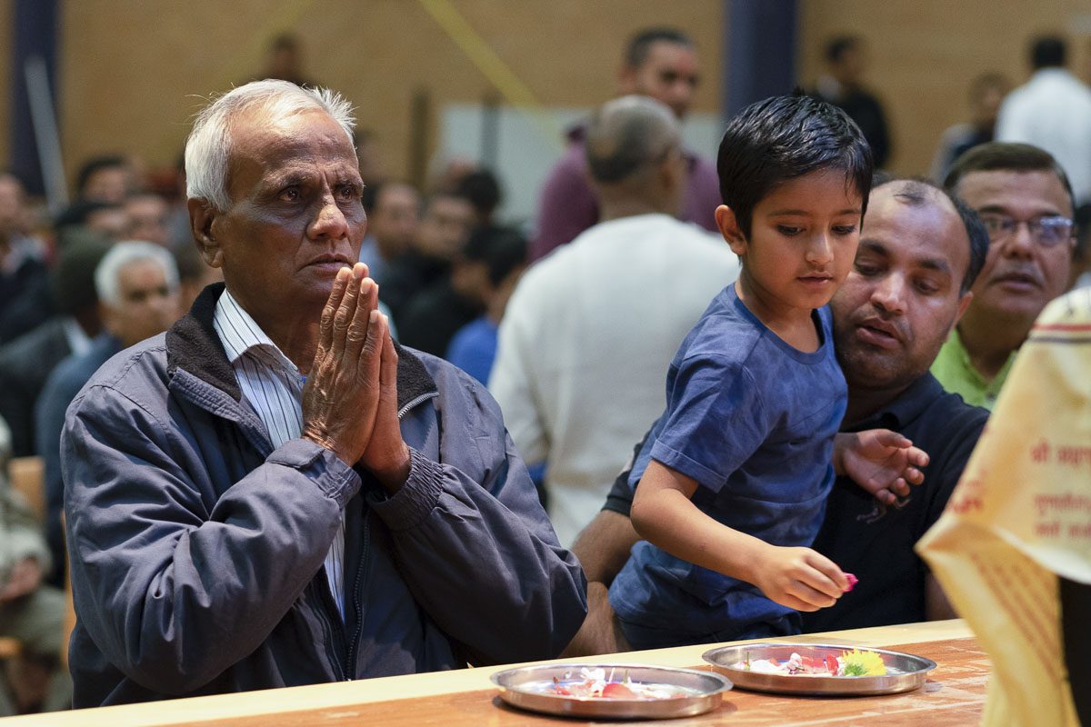 HH Mahant Swami Maharaj's 86th Birthday Celebration, Plumpton