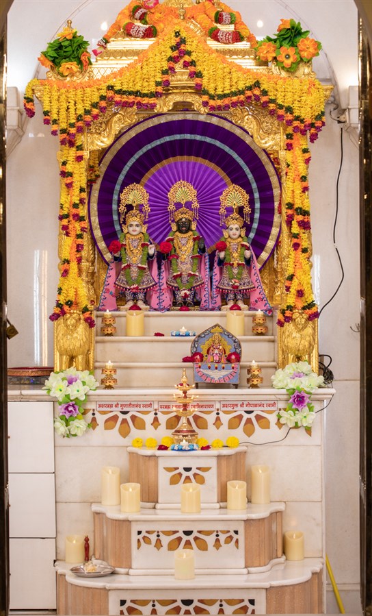 Bhagwan Swaminarayan, Aksharbrahman Gunatitanand Swami and Shri Gopalanand Swami