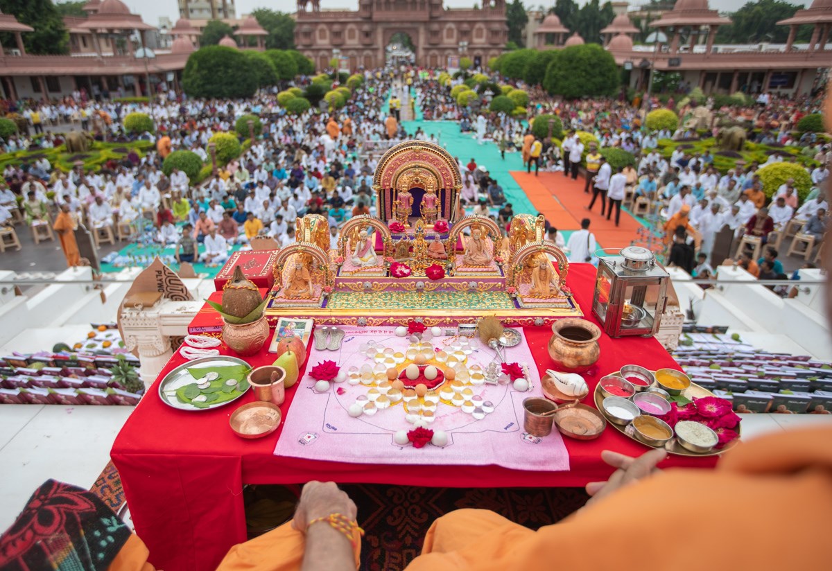 Thakorji in the mahapuja rituals