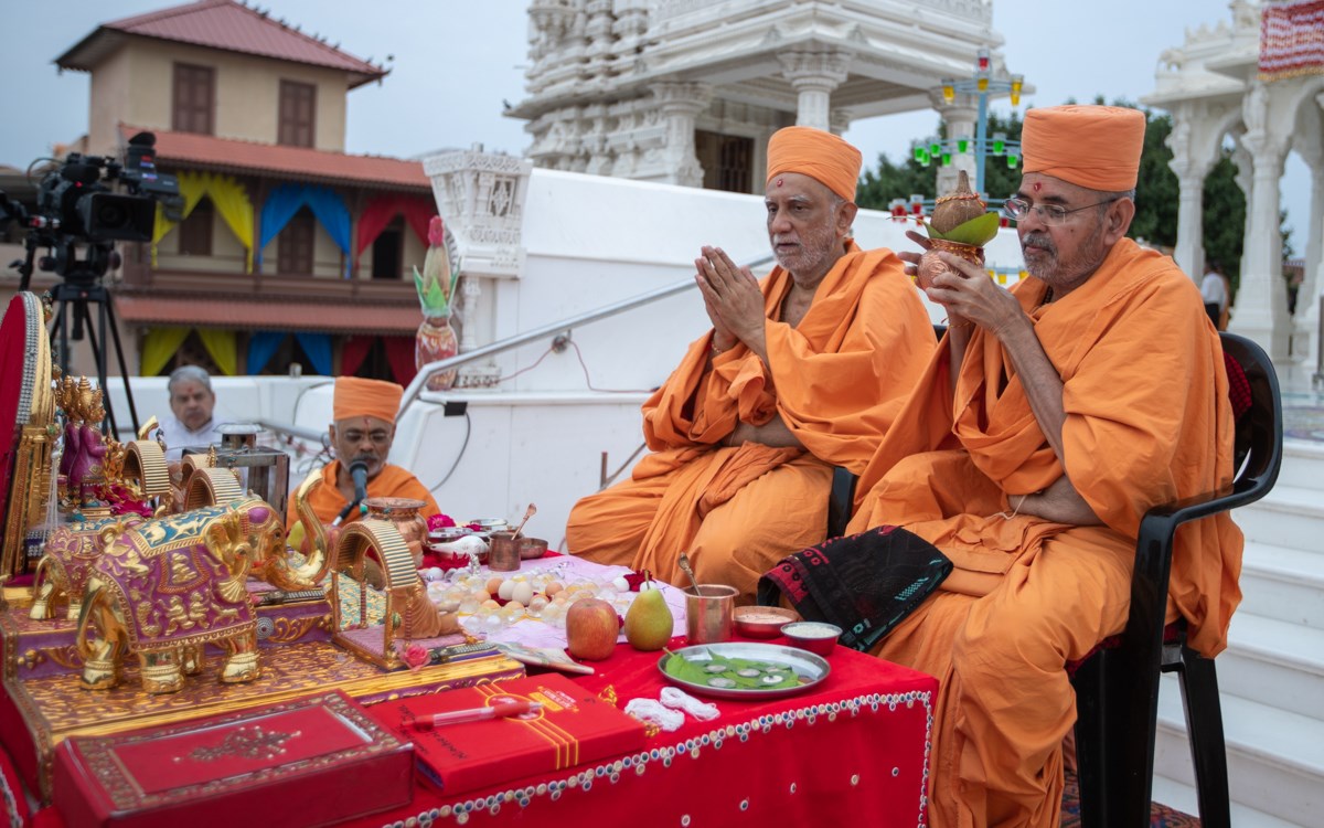 Mahapuja rituals being performed during Chopda Pujan