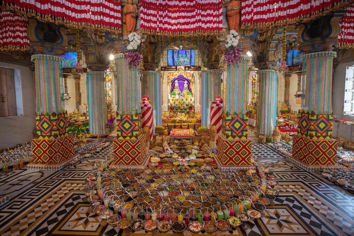 Annakut offered to Shri Akshar-Purushottam Maharaj