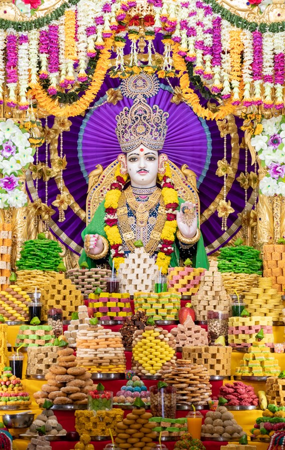 Annakut offered to Shri Ghanshyam Maharaj