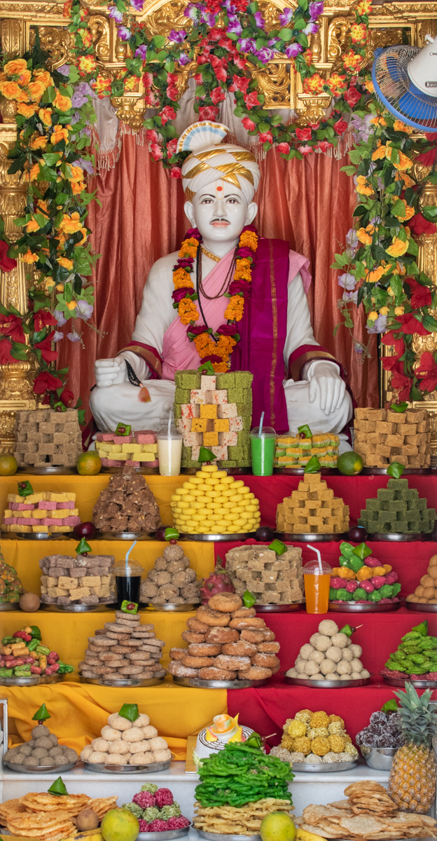 Annakut offered to Brahmaswarup Bhagatji Maharaj