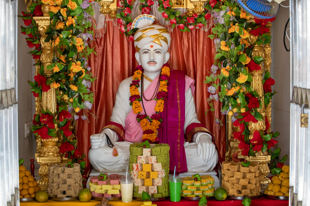 Annakut offered to Brahmaswarup Bhagatji Maharaj