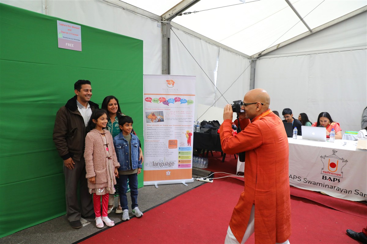 Families captured memories of their visit with a free photo memento