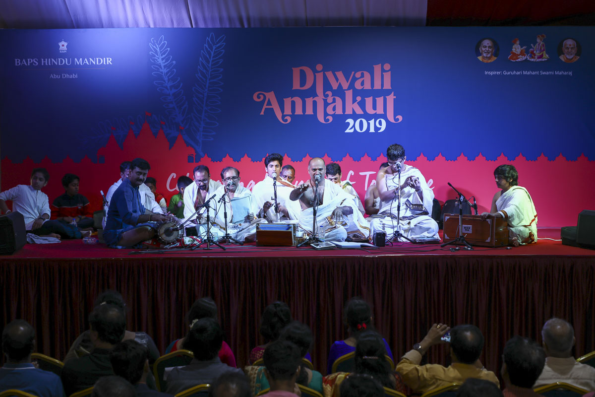 Devotees singing bhajans, Annakut and Diwali  2019, BAPS Hindu Mandir, Abu Dhabi