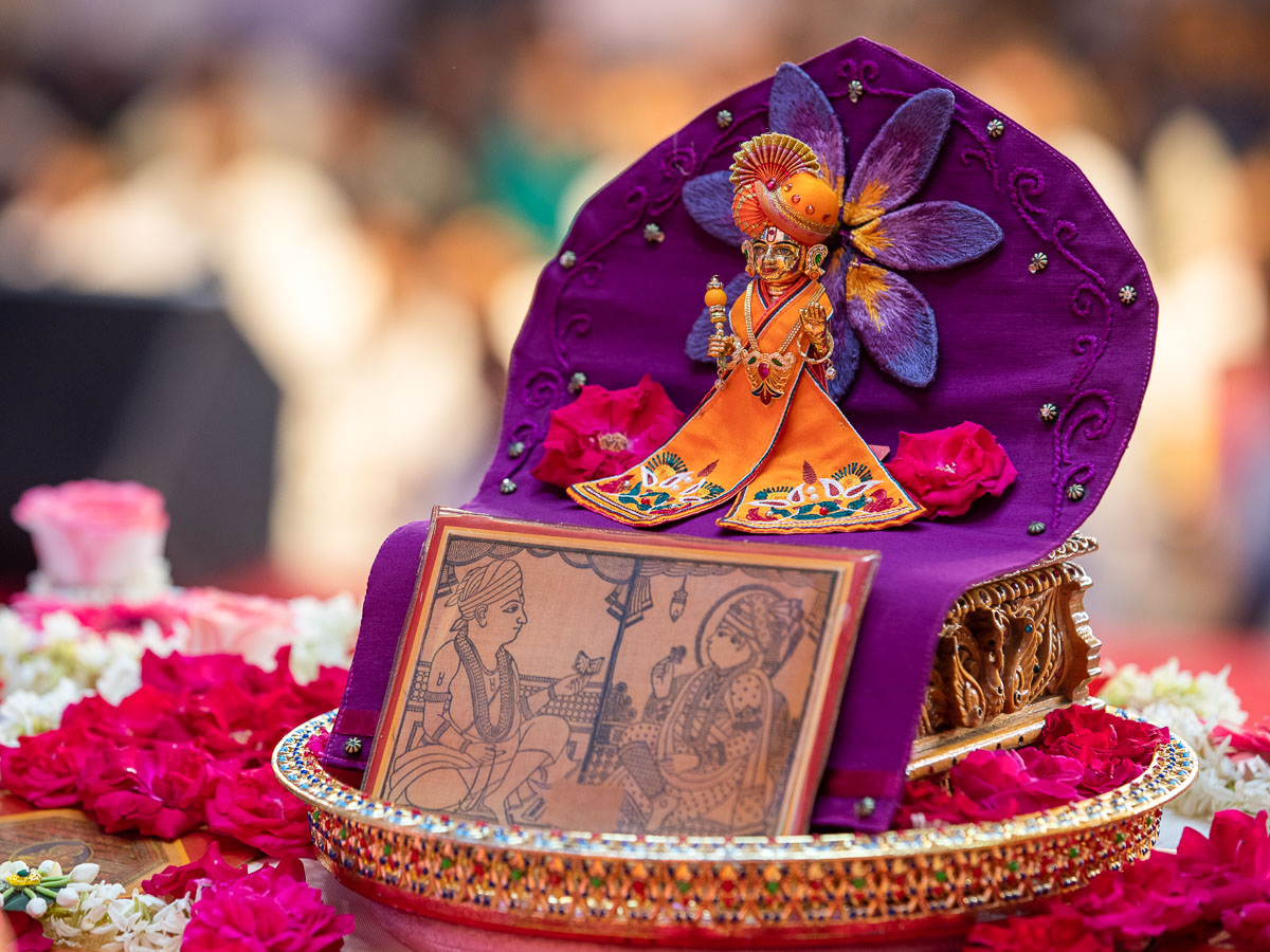 Shri Harikrishna Maharaj in Swamishri's daily puja