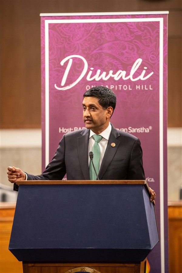 Rep. Ro Khanna (CA-17) addresses the assembly