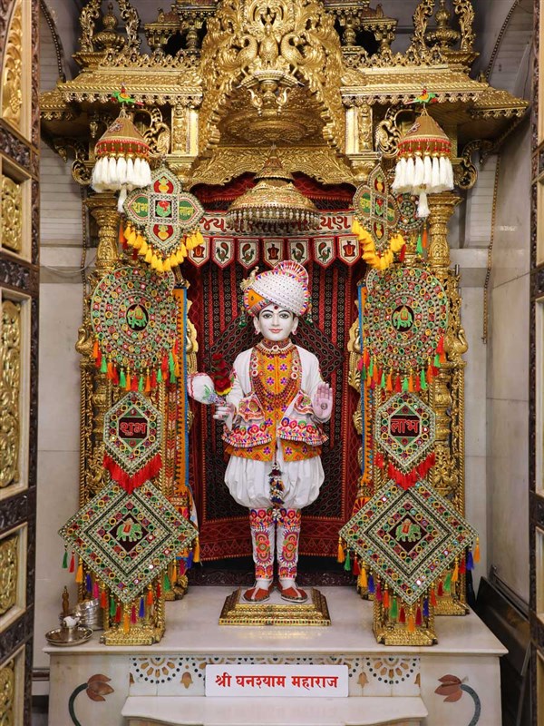 Shri Ghanshyam Maharaj, BAPS Shri Swaminarayan Mandir, Bochasan