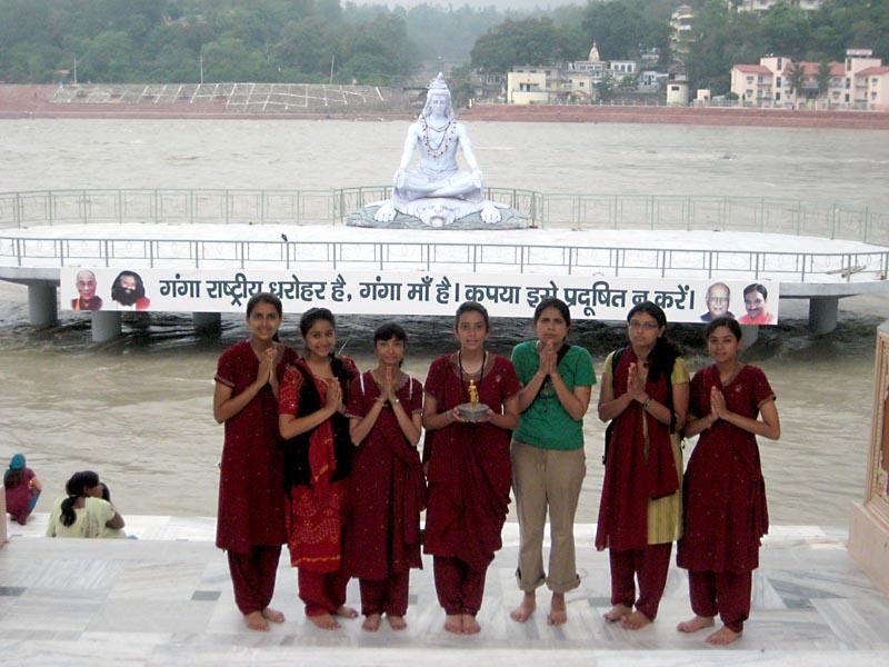 Kishori Group photo by the Ganga River