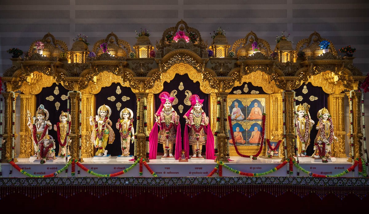 Thakorji at BAPS Shri Swaminarayan Mandir, Vashi, Mumbai