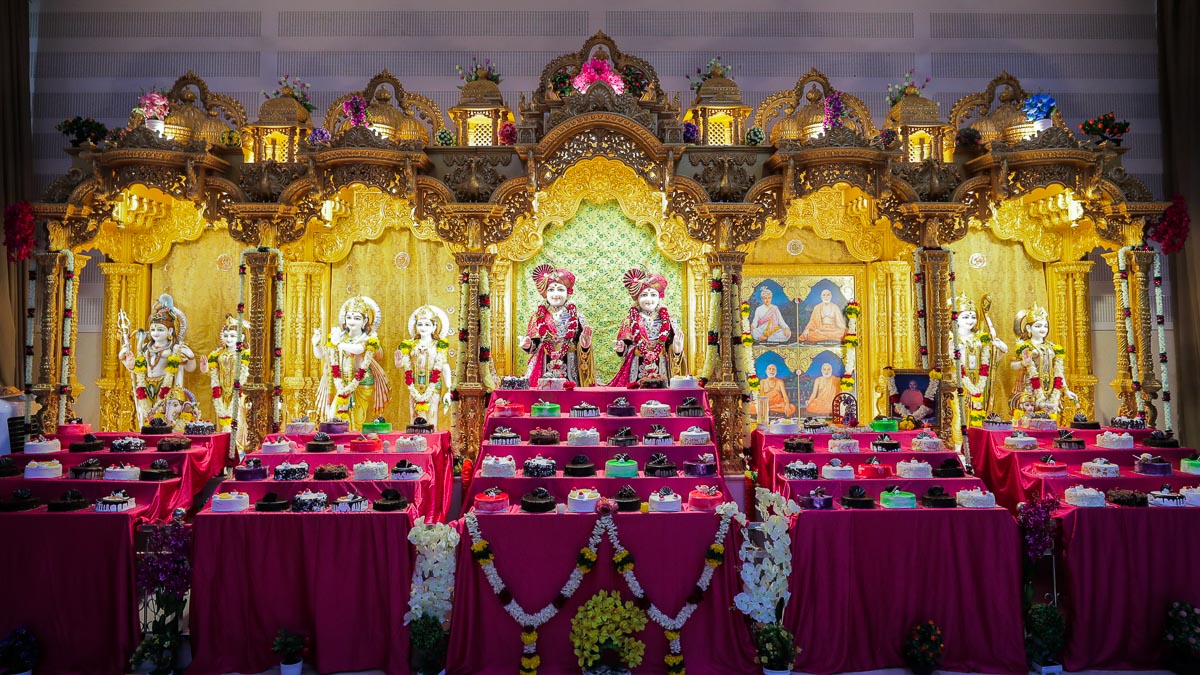 Thakorji at BAPS Shri Swaminarayan Mandir, Vashi, Mumbai