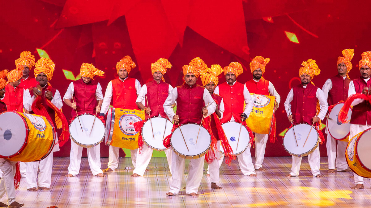 Satsangi youths of Pramukh Band, Khandesh (Maharashtra), perform in the assembly