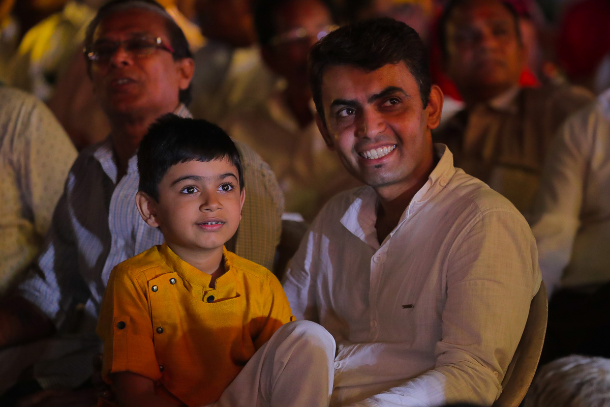 Devotees during the assembly