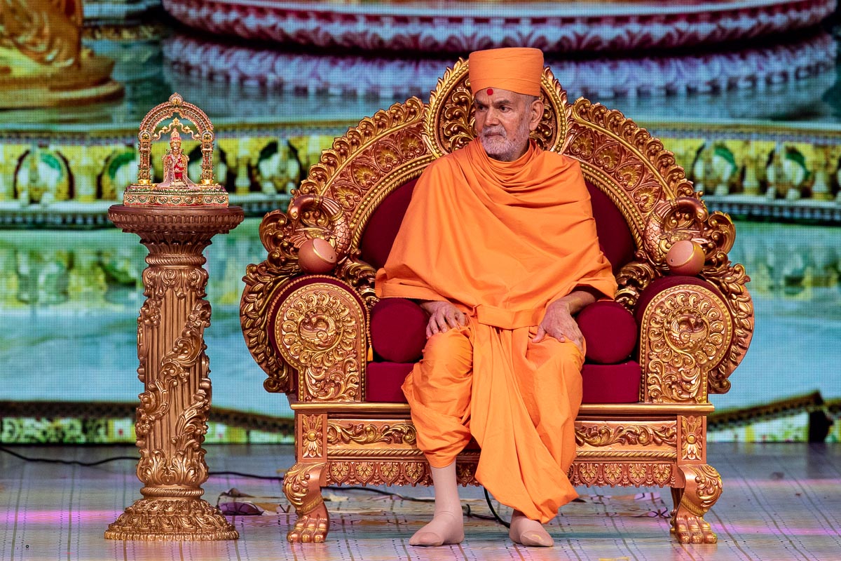 Swamishri during the assembly