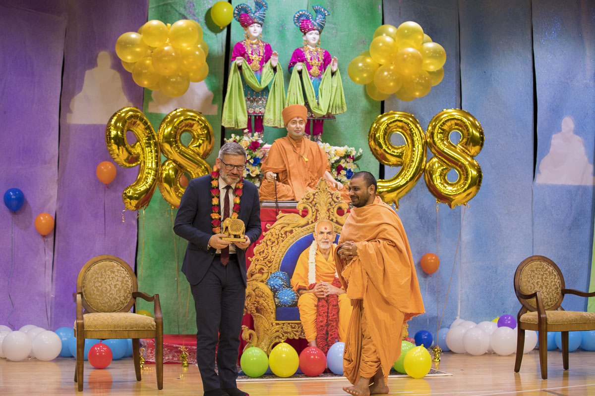 98th Birthday Celebration of Brahmaswarup Pramukh Swami Maharaj, Auckland
