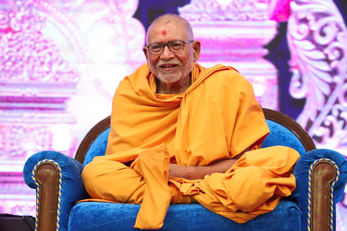 Pujya Bhaktipriya Swami (Kothari Swami) during the assembly
