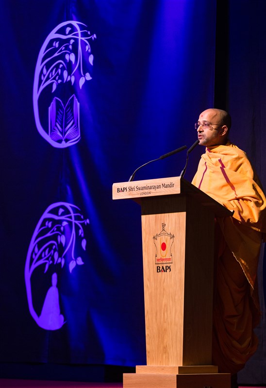 Manoharmurti Swami defines the distinction between the atma and the body