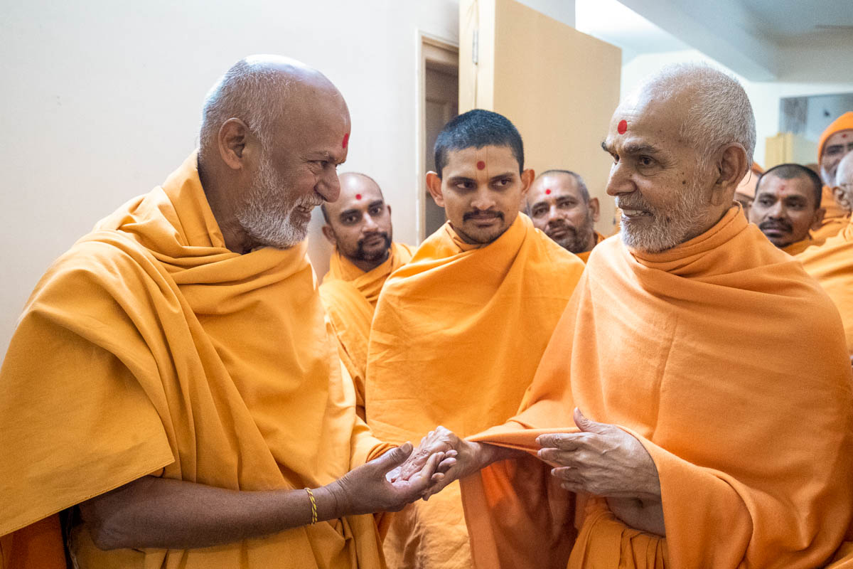 Swamishri blesses Rajeshwar Swami